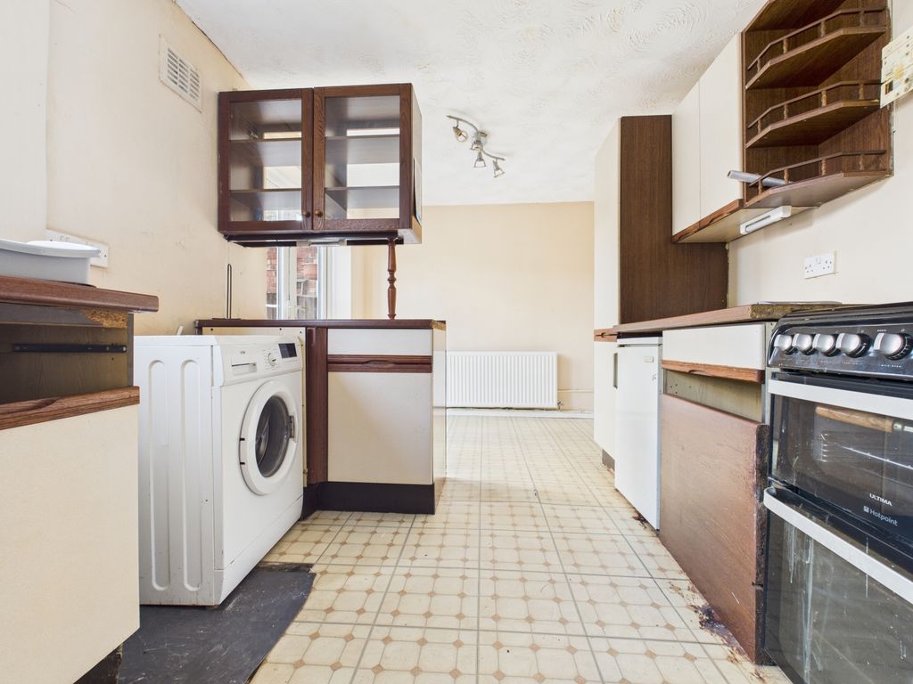 Property photo 3 of 13 Cam03729G0-Pr0147-Still009