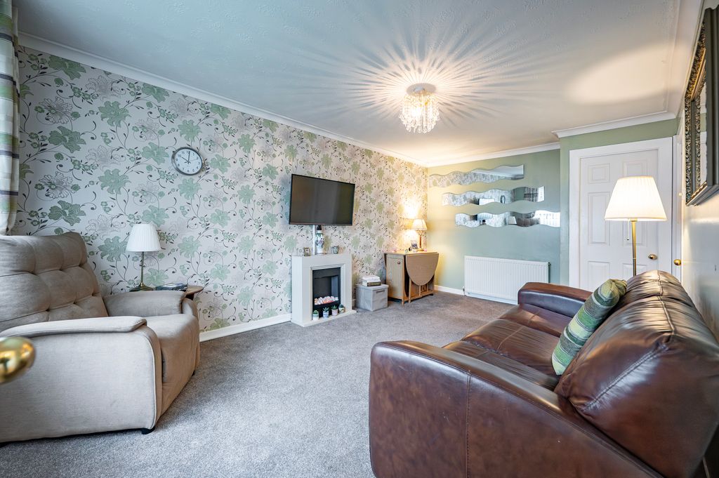 Property photo 2 of 25