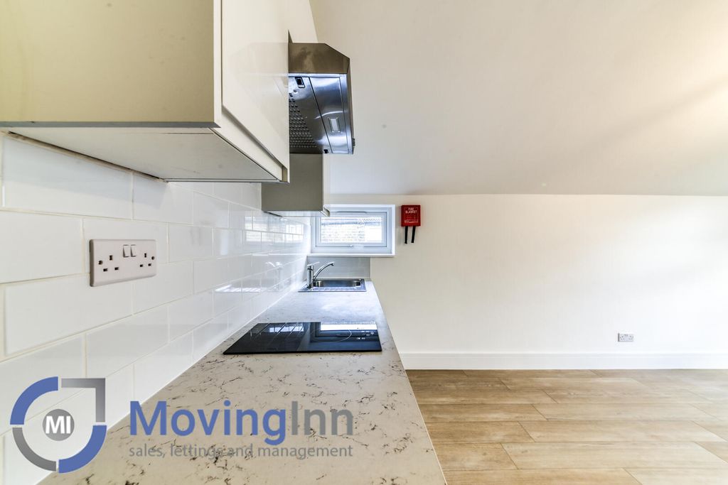 Property photo 3 of 6 Kitchen