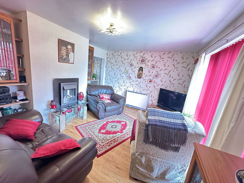 Property photo 3 of 25