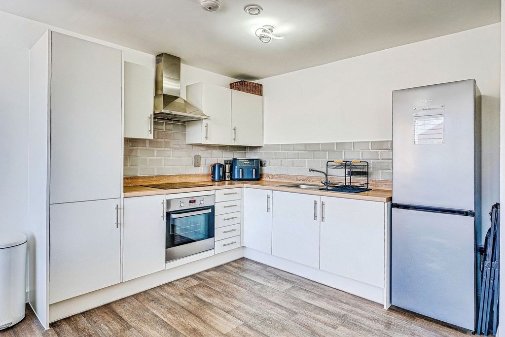Property photo 3 of 12 Pbox-Img.Jpg