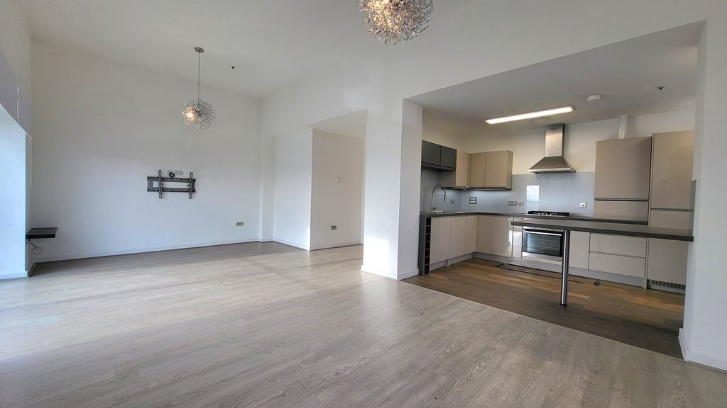 Property photo 2 of 22