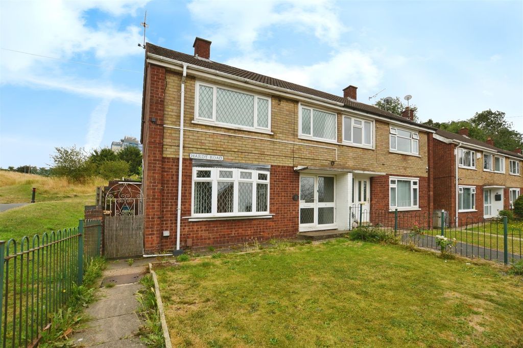 Property photo 1 of 17 Front