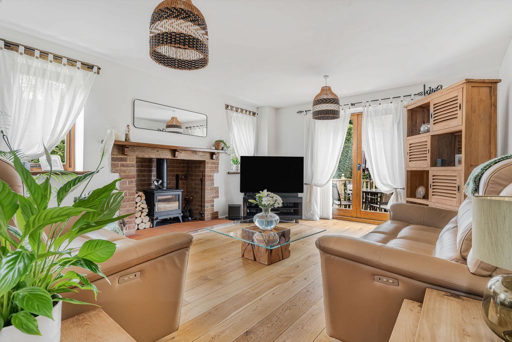 Property photo 2 of 30