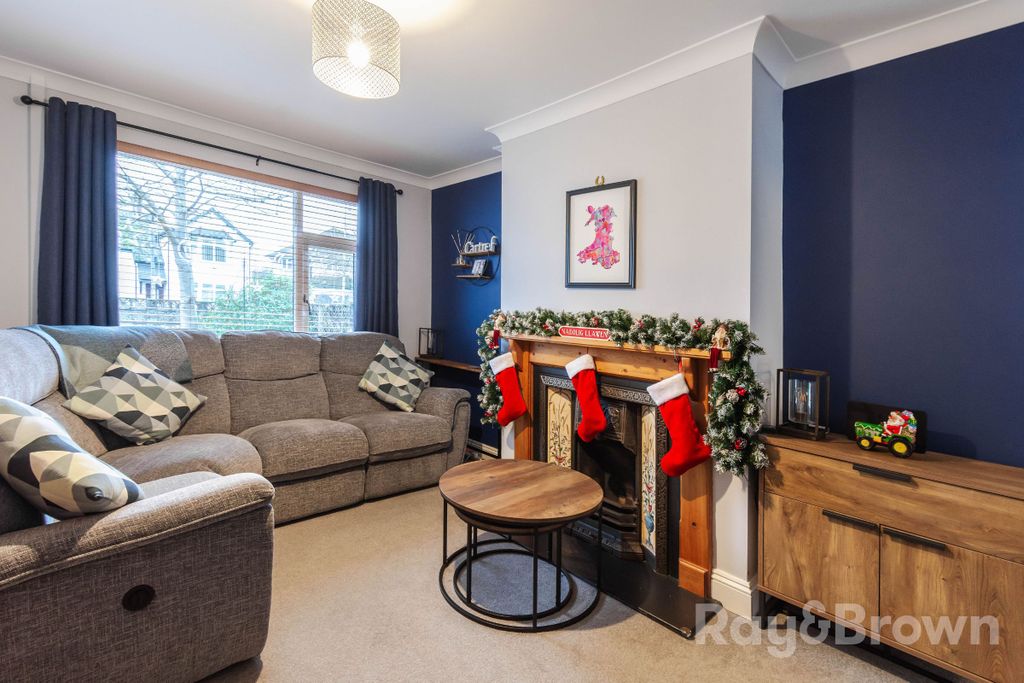 Property photo 2 of 45