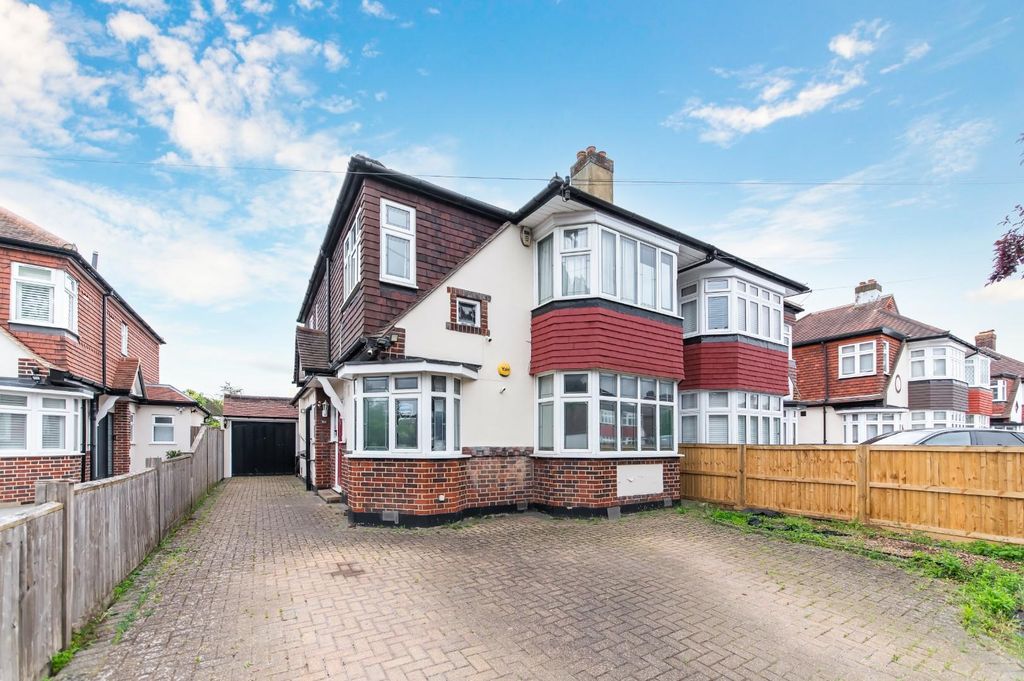 Property photo 1 of 18 Woodstone Avenue, (20).Jpg
