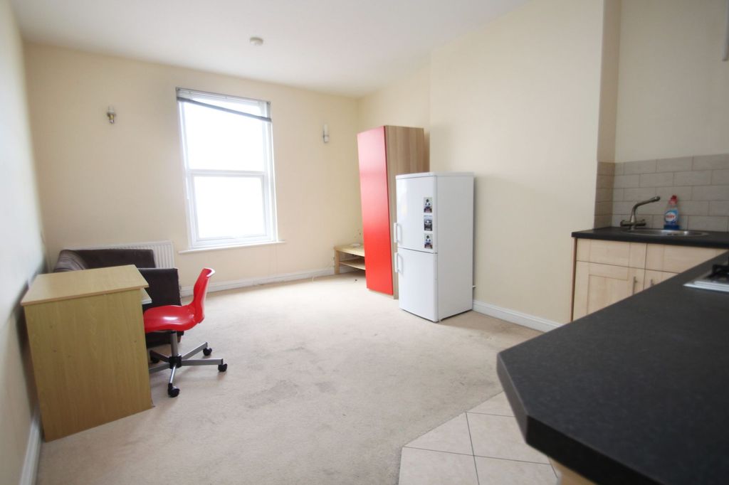 Property photo 2 of 5