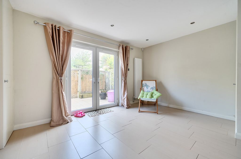 Property photo 3 of 16 1468557-25-6A1Eb6...