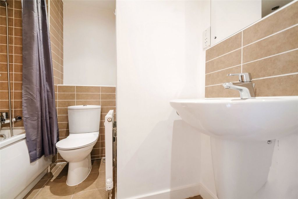 Additional image 14 of 2 bed flat for salePark Road, Hamilton, South Lanarkshire ML3