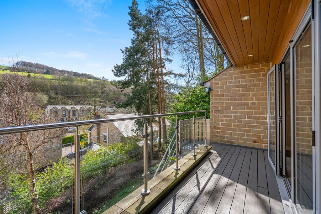 Property photo 3 of 31