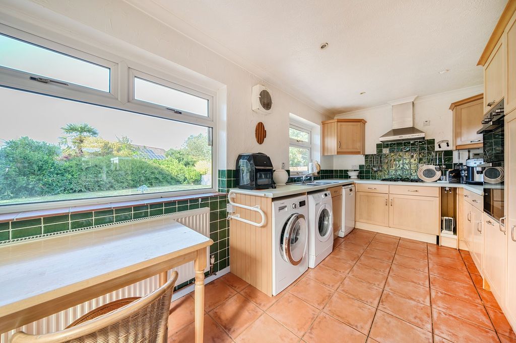 Property photo 2 of 13 Kitchen