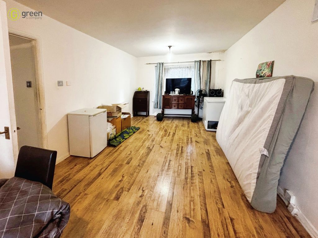 Property photo 3 of 13