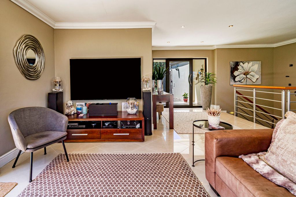 Property photo 3 of 71