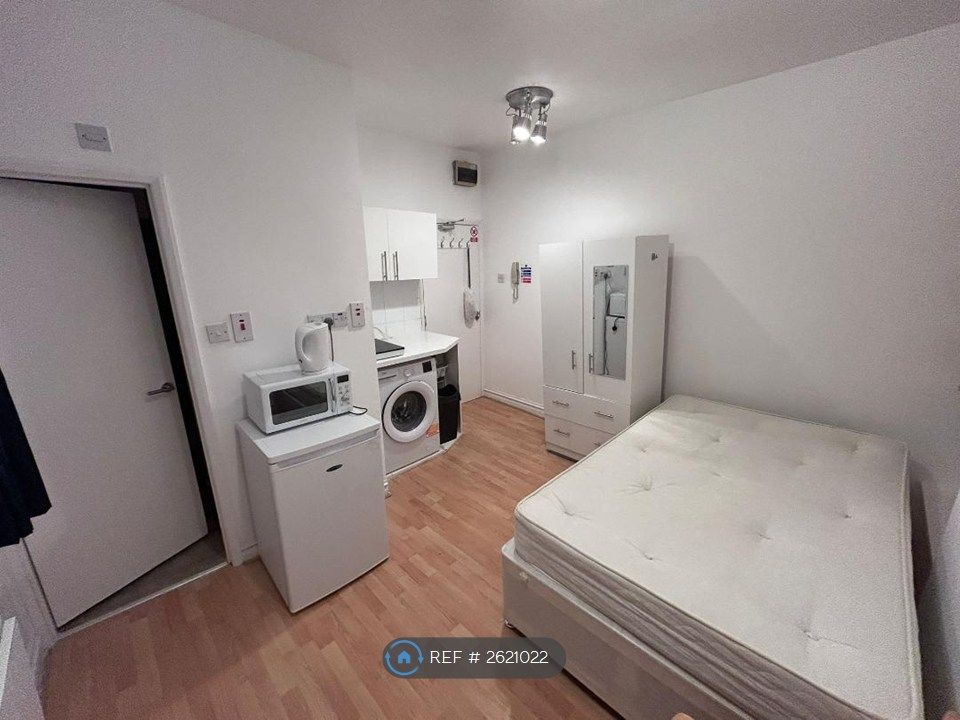 Property photo 3 of 35