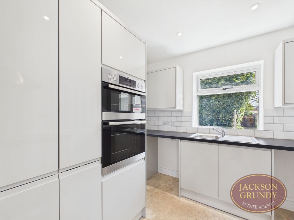 Property photo 3 of 16 Harborough Road