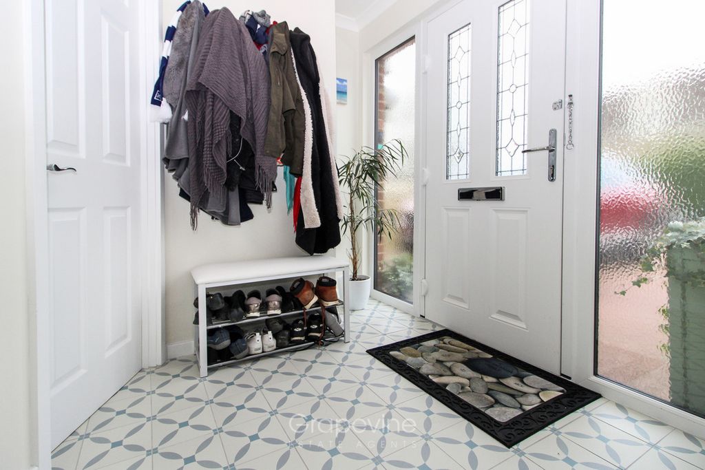 Property photo 3 of 20