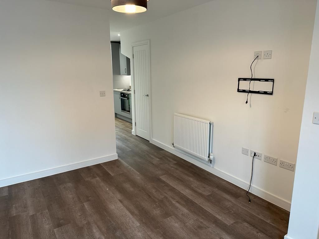 Property photo 2 of 12 Hallway Ds 2.Jpg