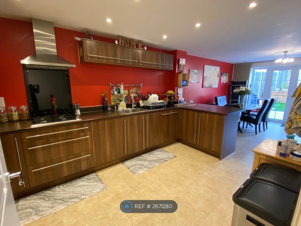 Property photo 3 of 24 Kitchen Dining 1