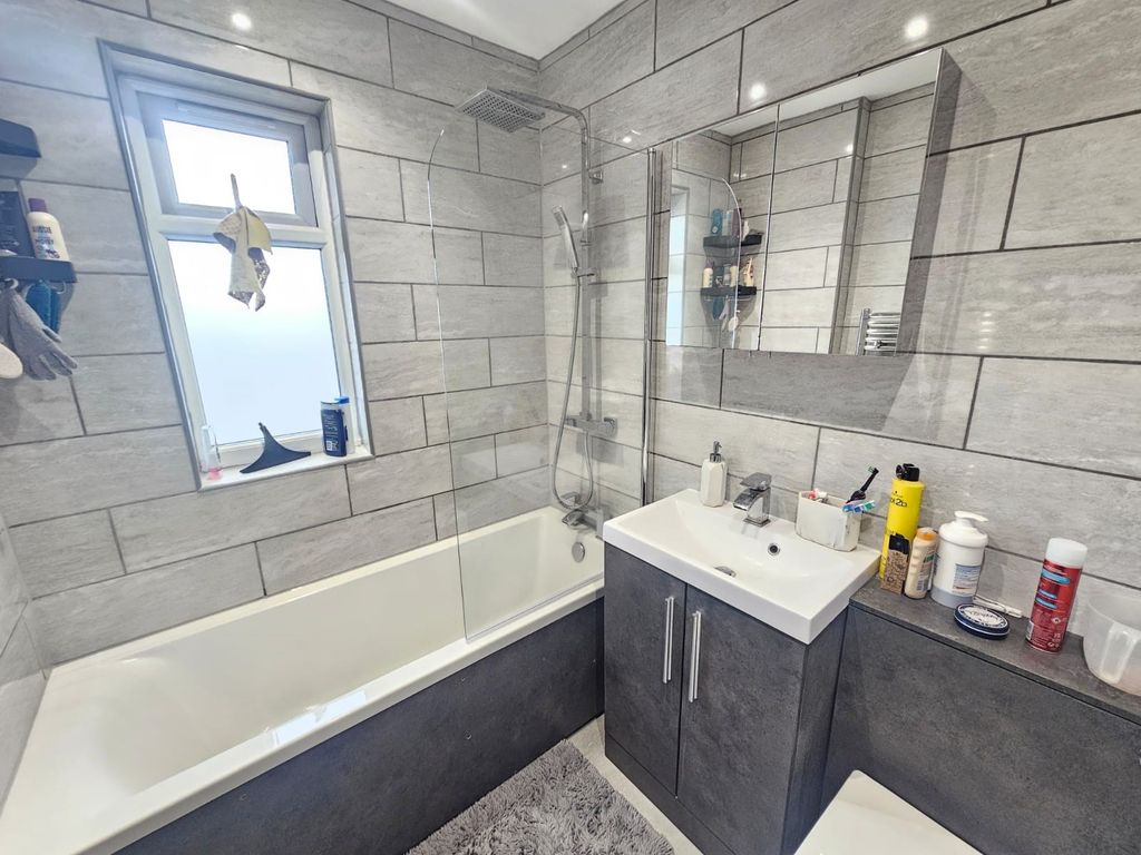 Property photo 1 of 6 Image