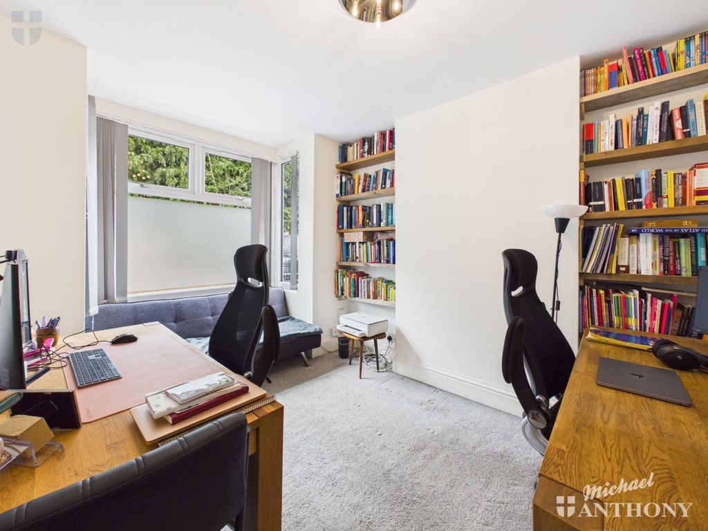 Property photo 2 of 10 Cam03852G0-Pr0614-Still001