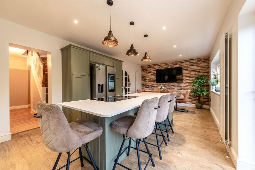 Property photo 1 of 43 Picture No. 19