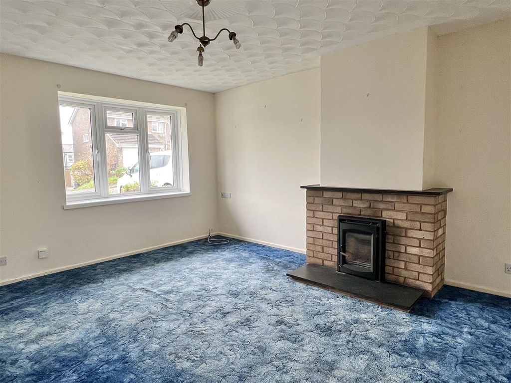 Property photo 3 of 27 Hallway: