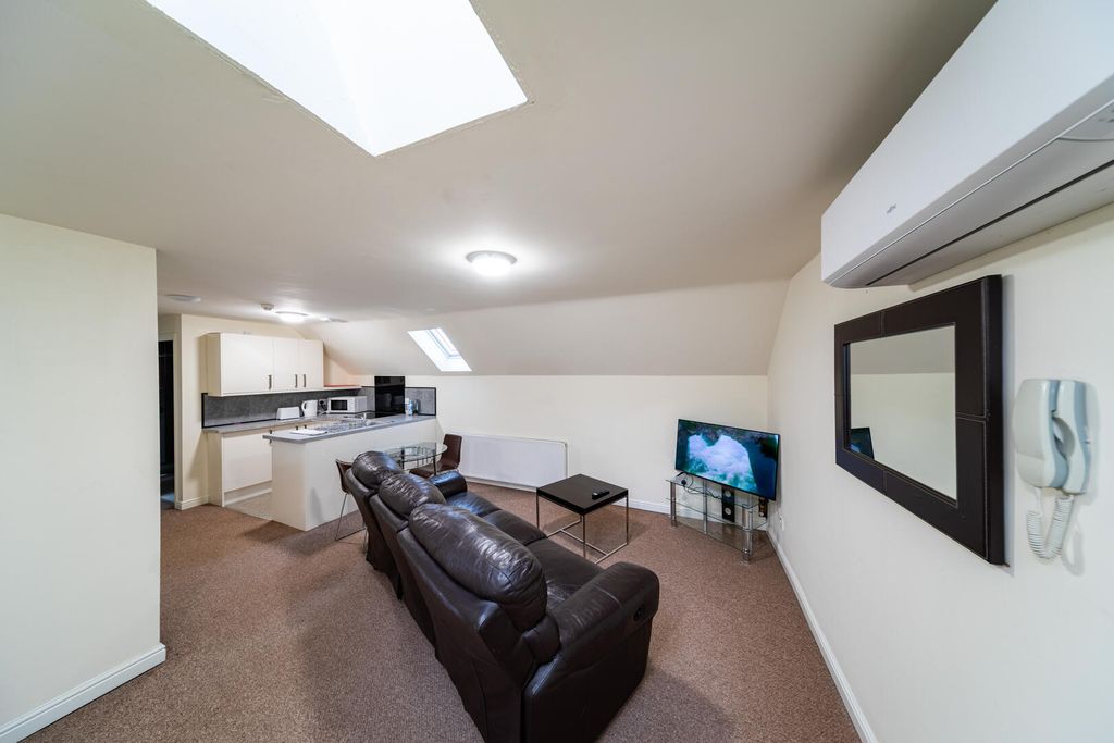 Property photo 1 of 8 Living Room