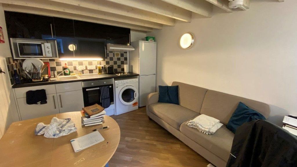 Property photo 2 of 8