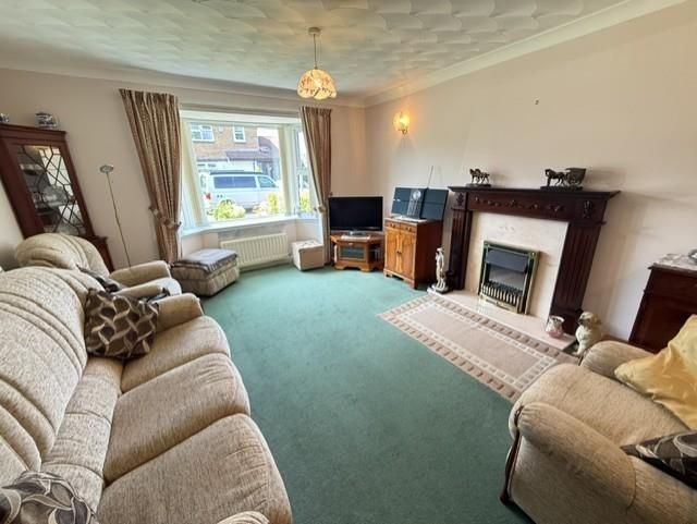 Property photo 2 of 10 Lounge