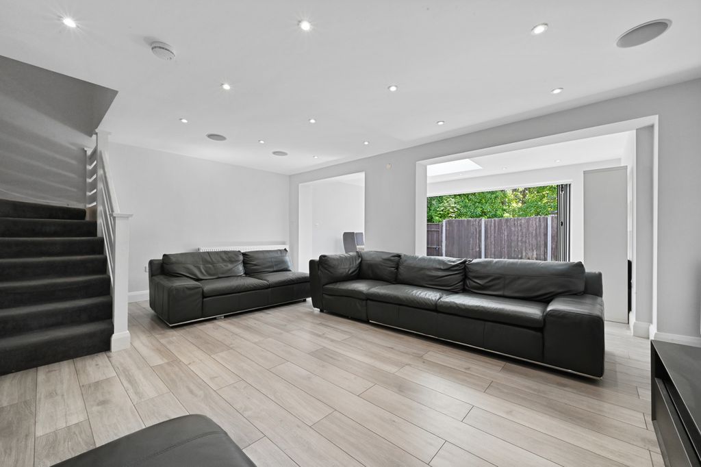 Property photo 2 of 12 Gallery