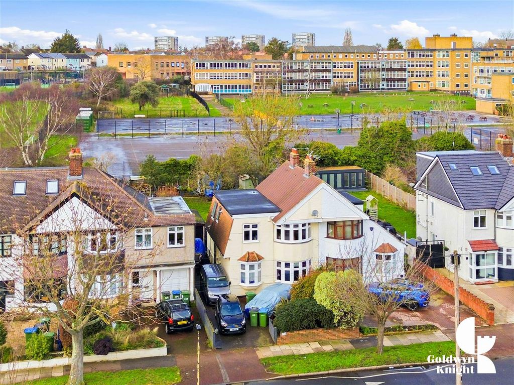 Property photo 3 of 40 Photos-4.Jpg