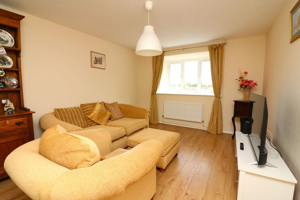Property photo 2 of 13 4391511