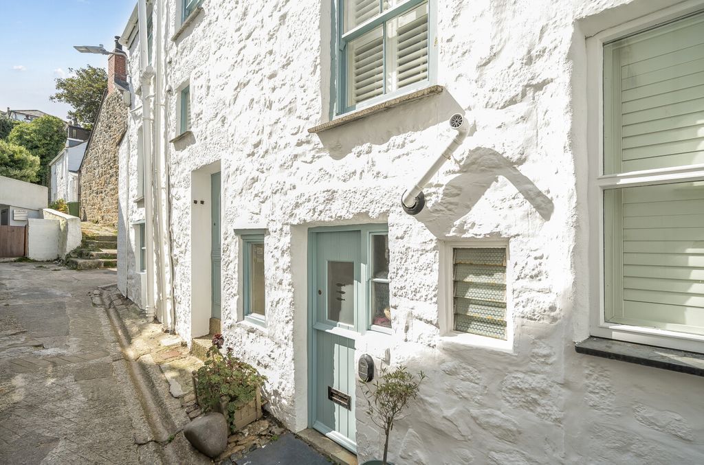 Property photo 1 of 16 11342390-23-68A9d...