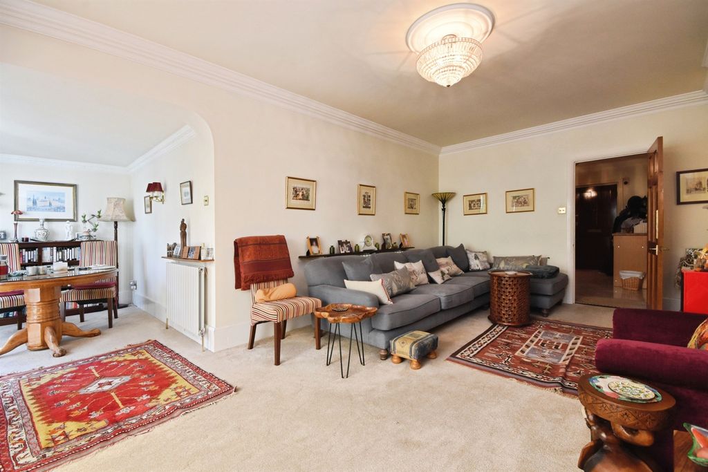 Property photo 2 of 26