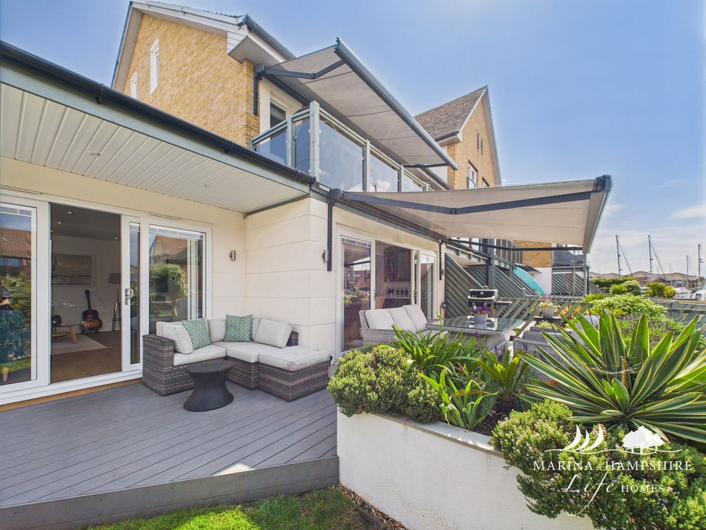 Property photo 1 of 40 Cam03691G0-Pr0061-Still042