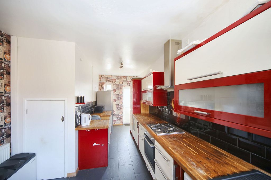 Property photo 3 of 22