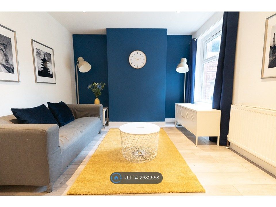 Property photo 2 of 8