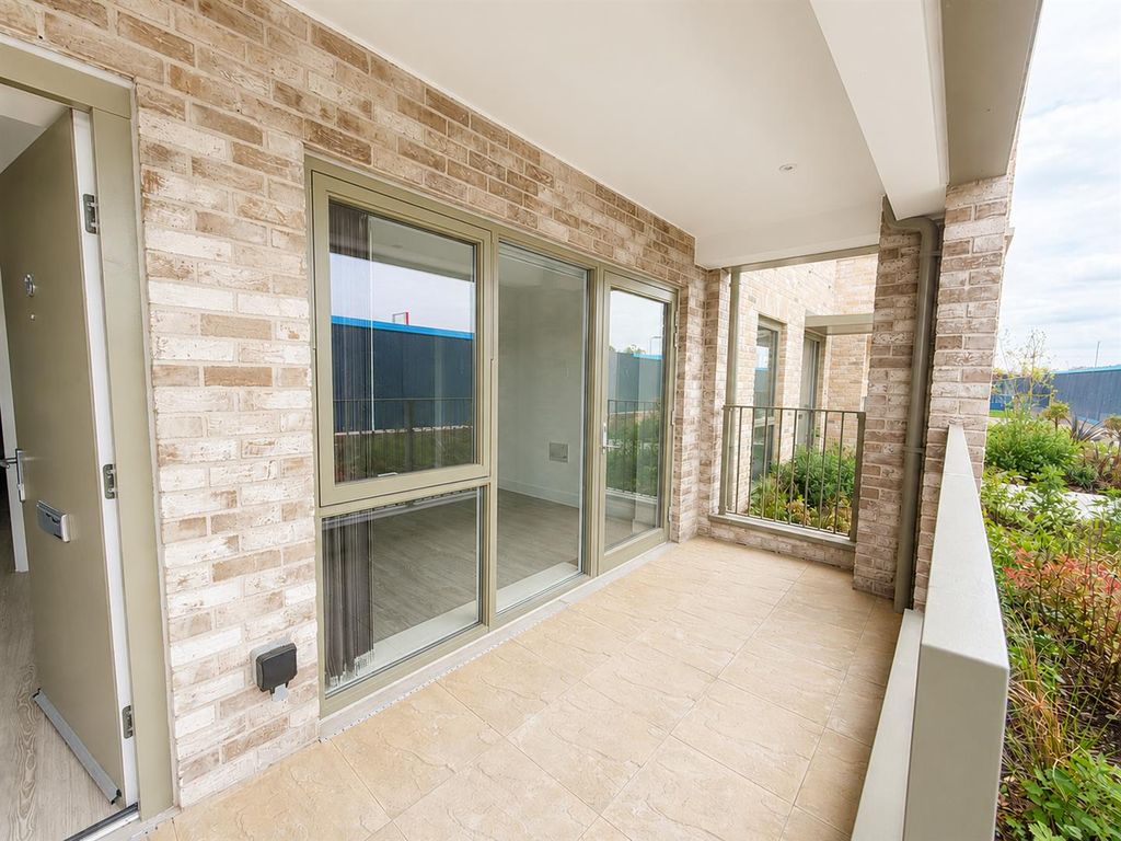 Property photo 1 of 14 Balcony.Png