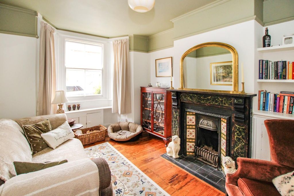 Property photo 2 of 10