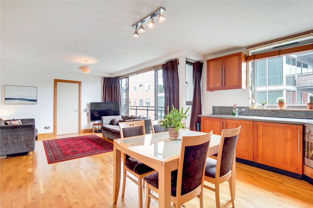 Property photo 3 of 13 Reception/ Kitchen