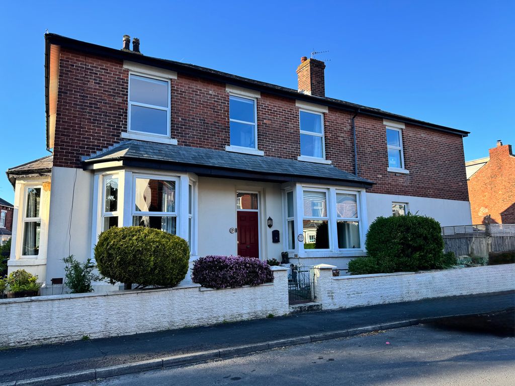 Property photo 1 of 39