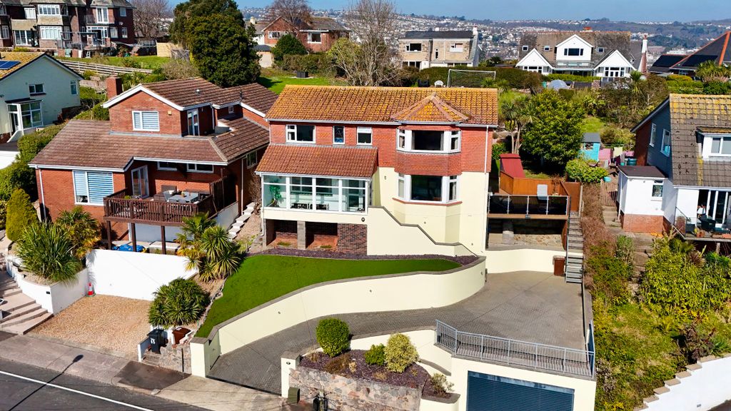 Property photo 1 of 38