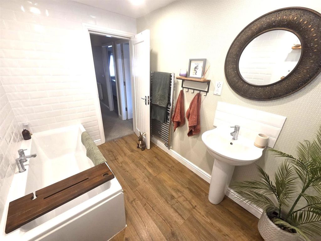 Property photo 2 of 15 Bathroom.Jpeg
