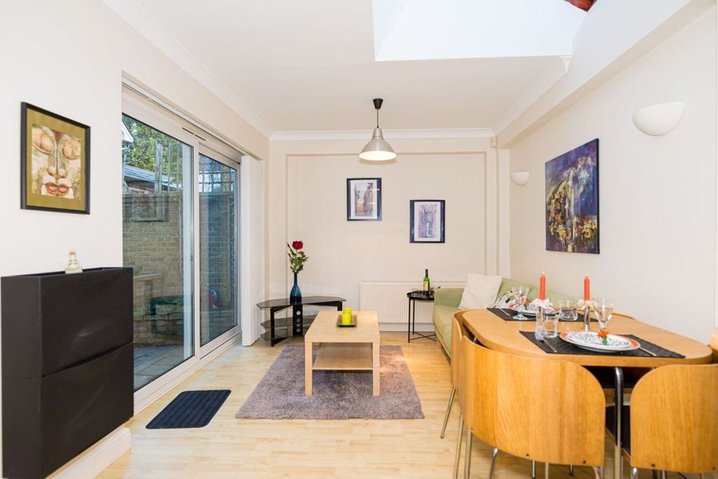 Property photo 1 of 8