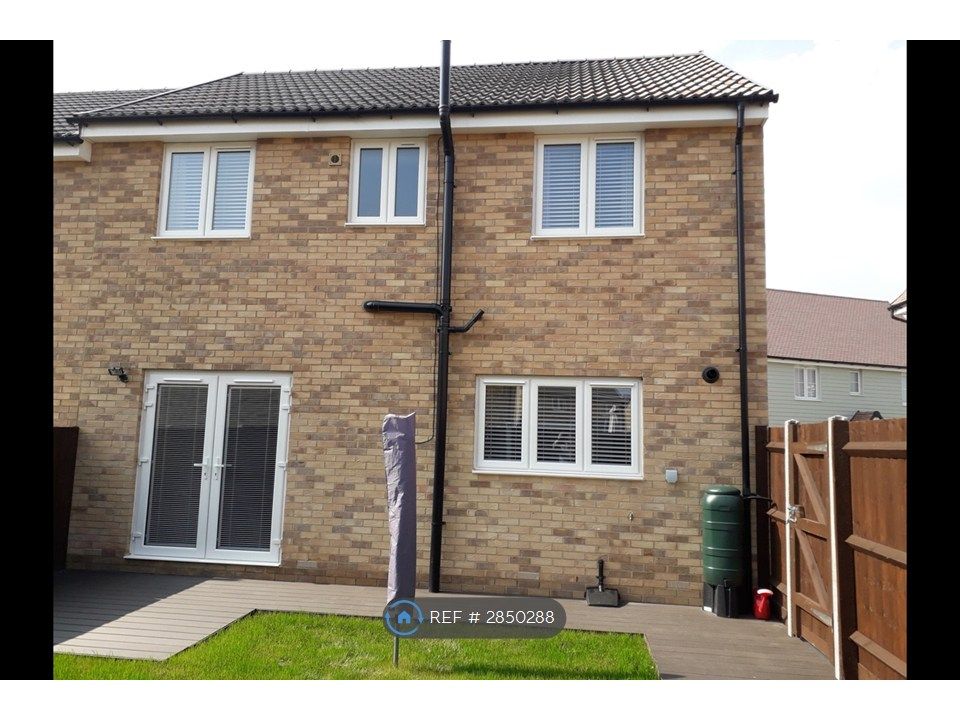 Property photo 2 of 22 Secure Rear Garden With Grassy Area And Patio