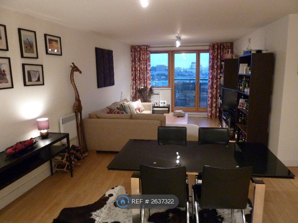 Property photo 1 of 10 Living Room