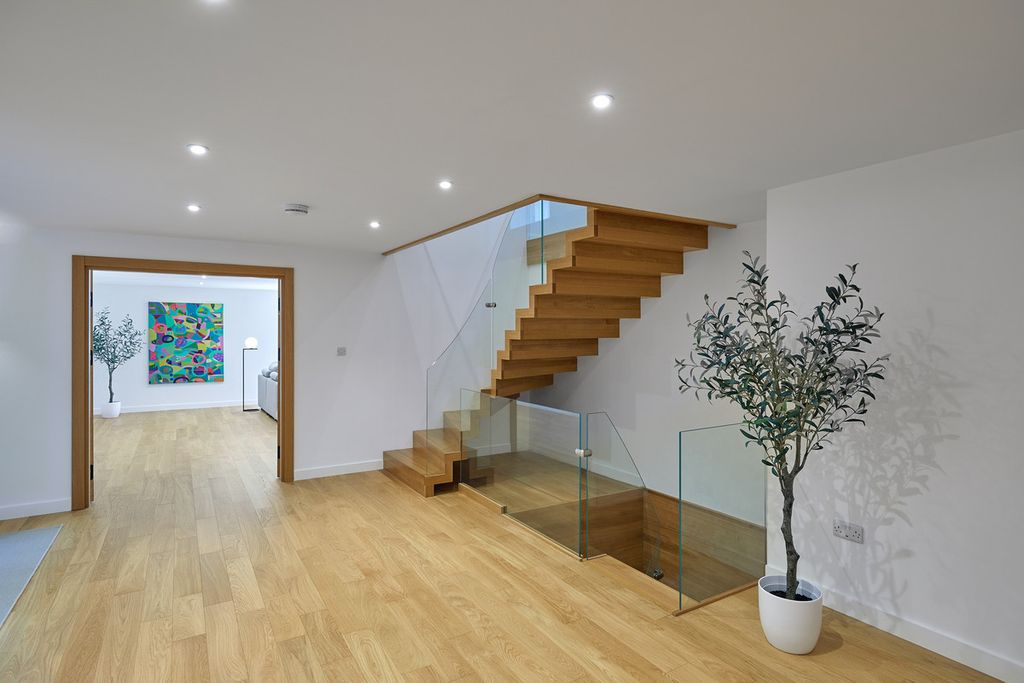 Property photo 2 of 37