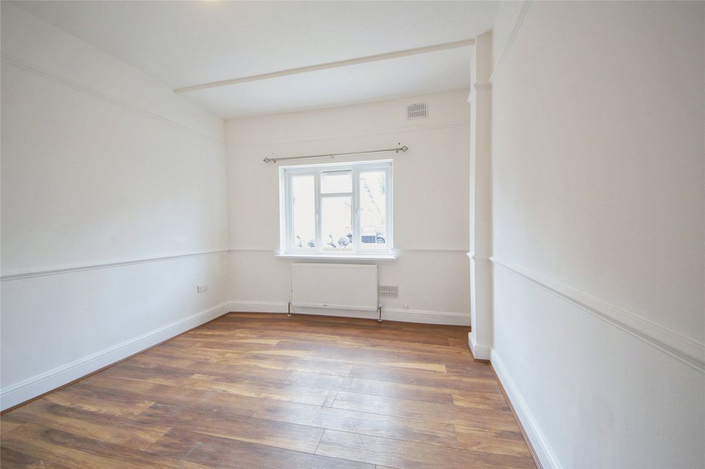 Property photo 2 of 13 Picture No. 12