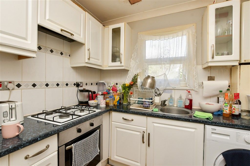 Property photo 1 of 9 Kitchen