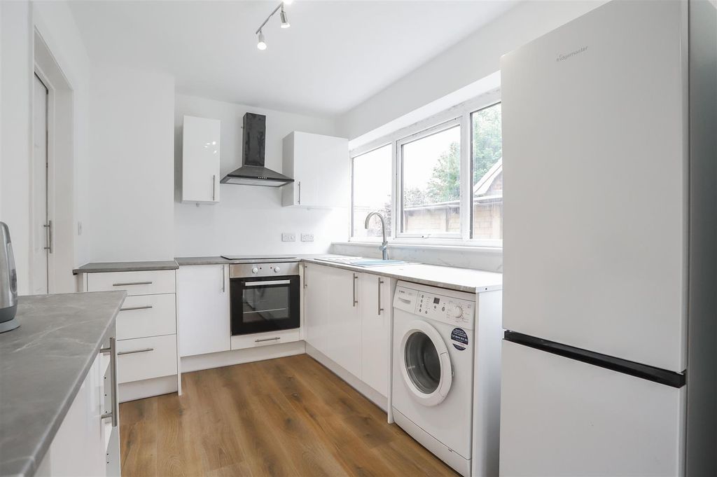 Property photo 1 of 30